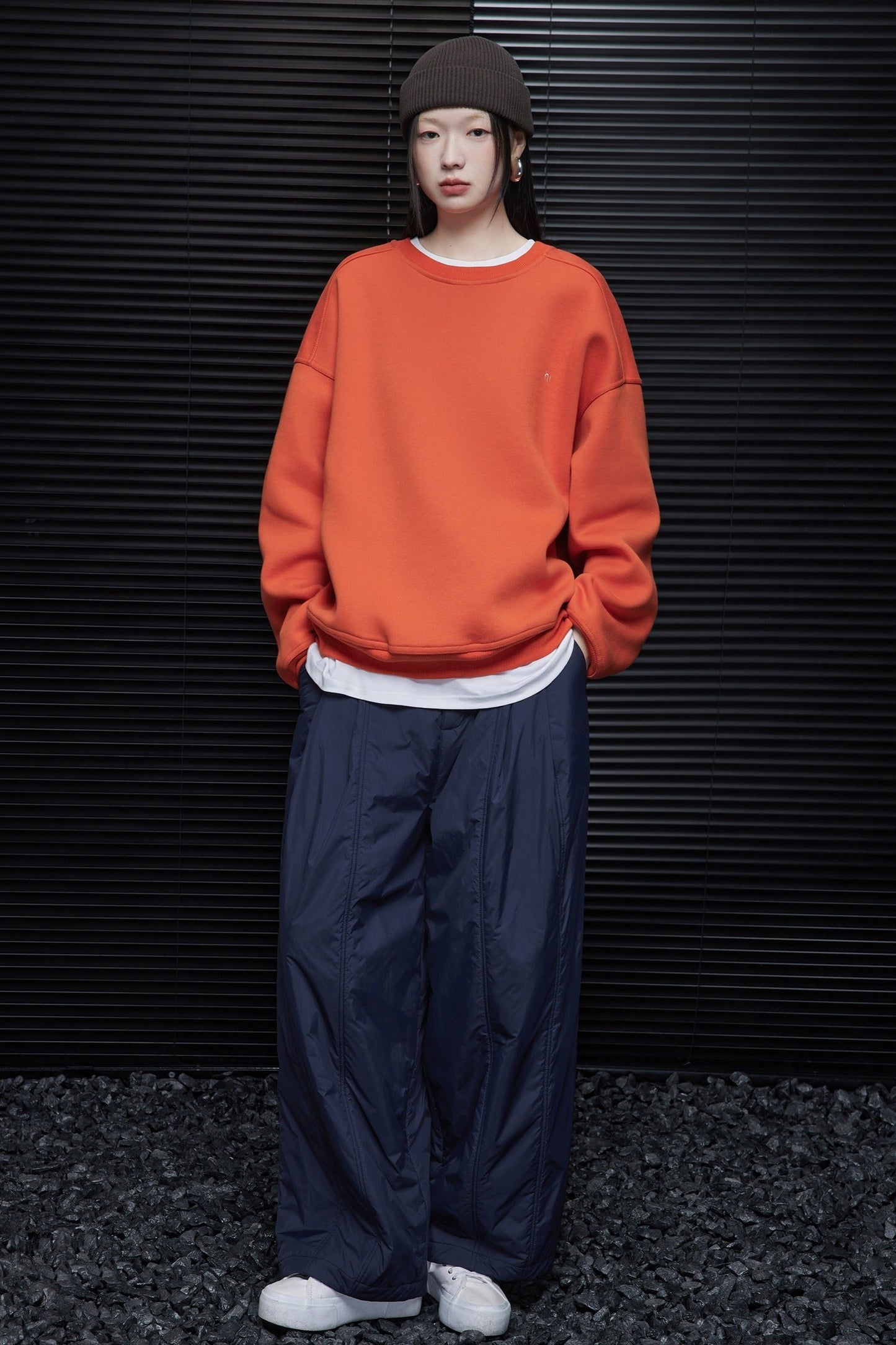 Bright orange sweatshirt B3435