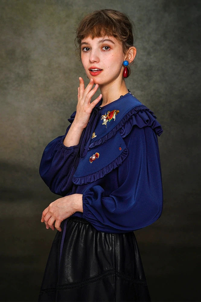 Toy embroidery blouse with removable cape B3380