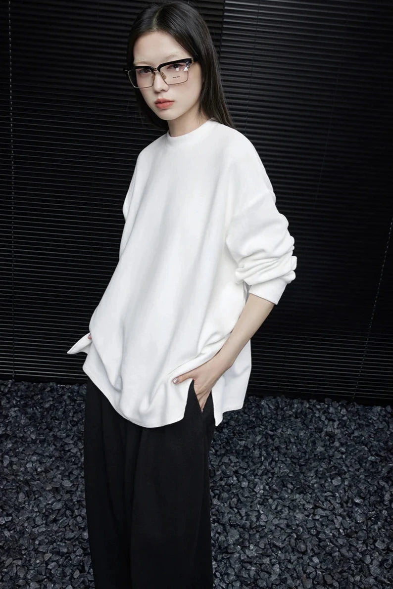 Simple modern white long sleeve T-shirt B3481