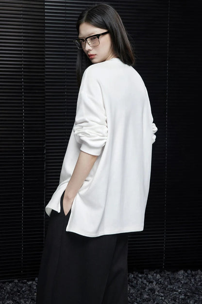 Simple modern white long sleeve T-shirt B3481