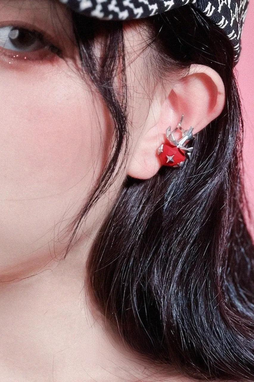 Minimalist Strawberry Polygon Ear Cuff B3266