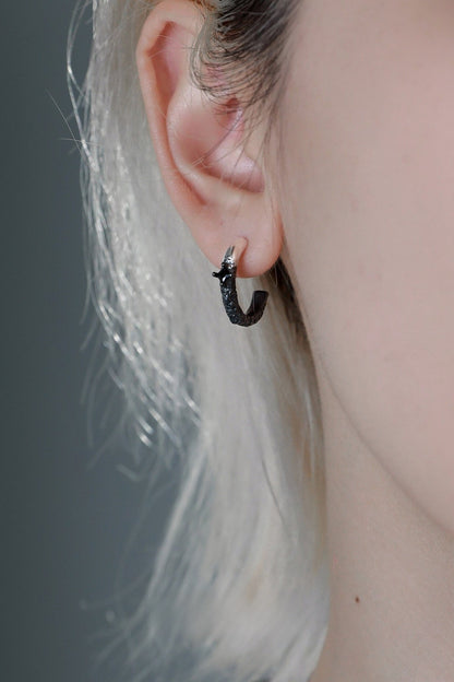 Burning Black &amp; White Couple Earrings B3206