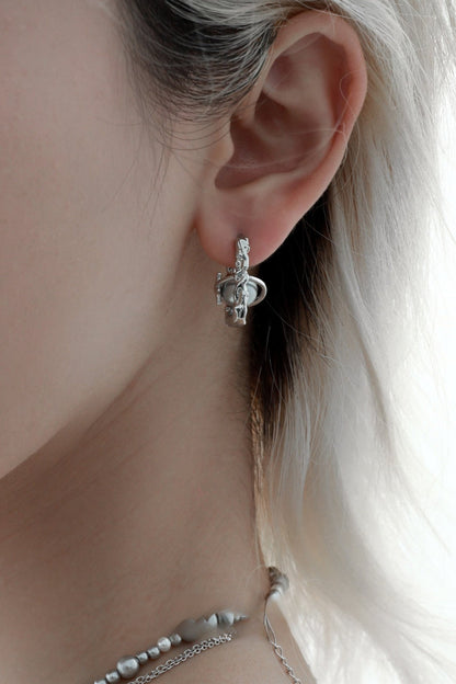 Gray pearl four pointed star earrings B3356