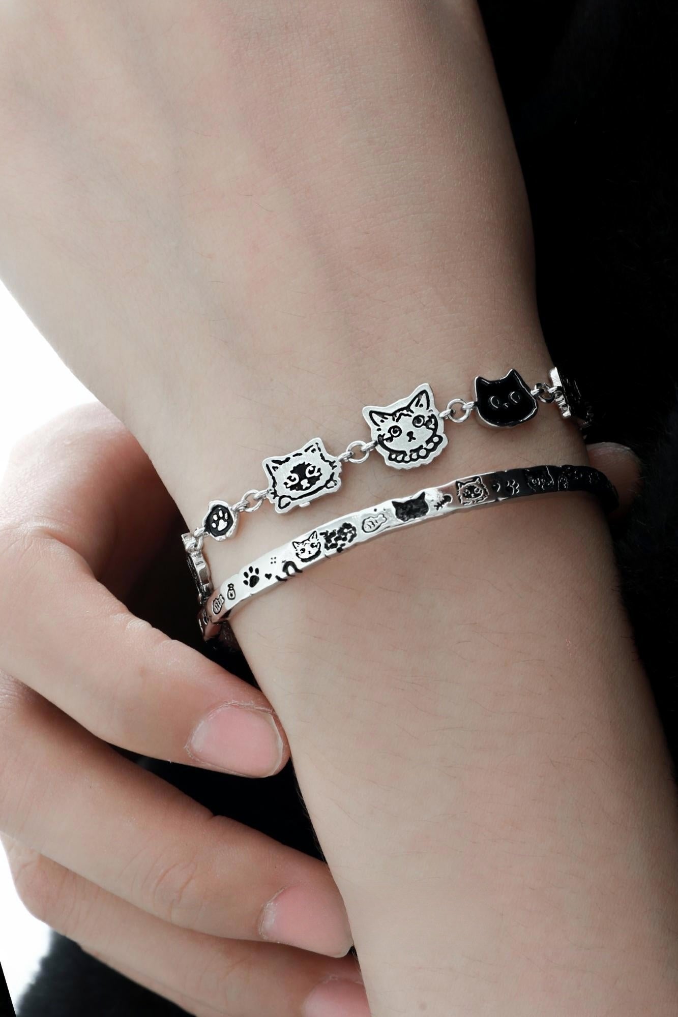 Graffiti Cat Pull Chain Bracelet B3467